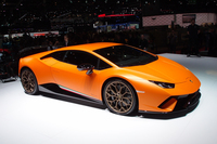 「ランボルギーニ・ウラカン ペルフォルマンテ」の納車時期は、2017年夏以降が予定されている。