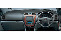 写真は、グレー内装のインパネ。ブラック内装も用意される