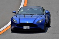 アストンマーティンDB11 AMR(前編)の画像