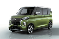 「デリカミニ」の改良前モデルにあたる「eKクロス スペース」。デリカミニよりもこちらのほうが「デリカD:5」に似ている。