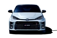 「GRヤリス」は限定車ではなく、265万円から456万円までの価格帯で販売される。ハイパワーな1.6リッター直3ターボモデルは330万円から。このほかフルチューン版たる限定車「GRMNヤリス」(731万7000円~846万7000円)も設定されたが、すでに完売している。