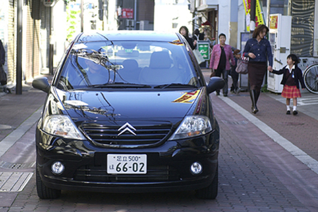 【スペック】全長×全幅×全高=3850×1670×1540mm/ホイールベース=2460mm/車重=1080kg/駆動方式=FF/1.4リッター直4SOHC8バルブ(75ps/5400rpm、12.5kgm/3300rpm)/車両本体価格=182.0万円(テスト車=208.8万円/スタイルパッケージ/7.0万円、コンフォートパッケージ/18.0万円、4スピーカーAM/FMチューナー付MDプレイヤー/1.8万円)