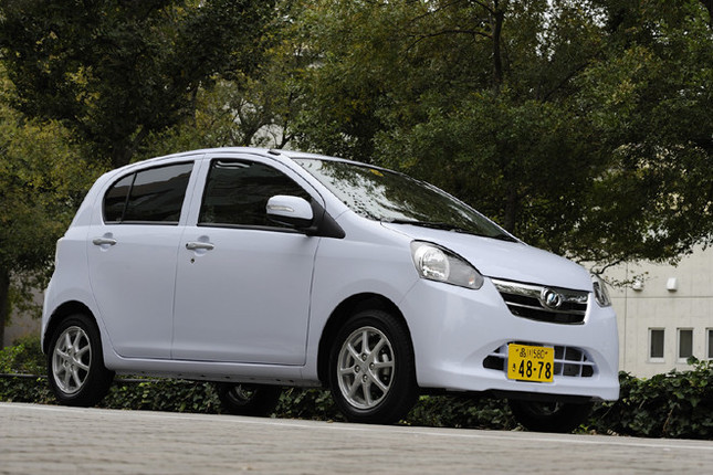 【スペック】G:全長×全幅×全高=3395×1475×1500mm/ホイールベース=2455mm/車重=730kg/駆動方式=FF/0.66リッター直3DOHC12バルブ(52ps/6800rpm、6.1kgm/5200rpm)/価格=112万円(テスト車=116万7250円/スマートドライブパック=4万7250円)