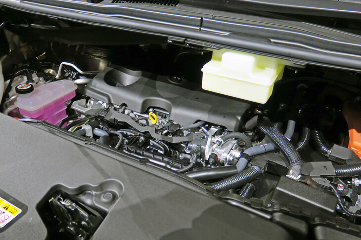 トヨタ・アルファード エグゼクティブラウンジ(2.5リッターハイブリッドシステム)