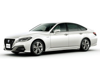 15代目「トヨタ・クラウン」は2018年のデビュー。次期型はSUV化や5ドアクーペ化などのうわさがあるが、いずれにしても現行モデルのモデルライフはかなり短いことになる。