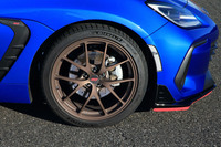 試乗車には1ピース構造の鍛造アルミホイールも装着されていた。BBS製で、SUPER GTのレースカーと共通のデザインも特徴となっている。