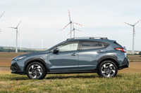 新型「クロストレック」は、従来型よりも1cm短く、1.5cmスリムになっている。