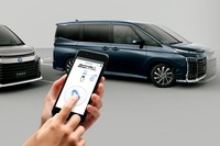 車外からスマホを使って駐車ができるリモート機能付きの「アドバンストドライブ」も、新型「ノア/ヴォクシー」で注目される装備。