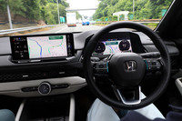 ハンズオフ機能をはじめ、昨今のモデルにはさまざまな先進運転支援機能が搭載されている。苦手意識がある人も、ぜひ機会があれば試してみてほしい。(写真:荒川正幸)