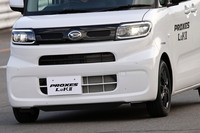 「プロクセスLuKII」を装着した「ダイハツ・タント」の走行シーン。80km/hに設定した高速時のレーンチェンジでは、従来モデル「トランパスLuK」をしのぐスムーズな横荷重移動が確認できた。