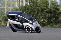 第208回:燃料電池車と「i-ROAD」に試乗 トヨタの先進技術を体験