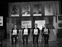 2017年、宮川氏(向かって一番左)は高島鎮雄、鈴木孝幸、木村治夫各氏とともに、日本自動車殿堂の殿堂者となった。(出典:日本自動車殿堂)