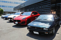 ラウンドテーブルは2025年2月にオープンしたばかりの「マセラティ横浜港北」で行われた。マセラティの最新CIを取り入れた国内3番目のショールームだ。