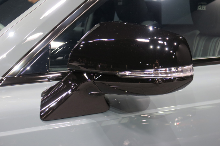 トヨタ・センチュリーGRMN(ドアミラー)