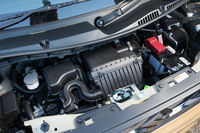 NAモデルには現行型「ハスラー」から導入された、新世代の「R06D」エンジンを採用。FFの「ハイブリッドG」グレードで比較した場合、従来モデルより2.1km/リッターの燃費改善を実現している(WLTCモード)。