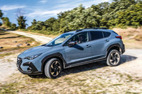 外観は「XV」に似ているが、ずいぶんとモダンになったことがわかる。ウインドスクリーンのウオッシャーノズルが2つから3つに増えた。大型のリアワイパーも装備されている。