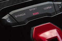 走行モードには、これまでの3モードに加え、エゴモード(インディビジュアルモード)が設けられた。