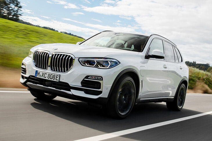 BMW X5/X6(フェイスリフト): 「X5」は1999年から販売され、2008年にクーペバージョンの「X6」が加わった。現在、両SUVはフェイスリフトが行われている。