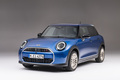 新世代MINIの第4弾　5ドアハッチバックモデル「MINIクーパー5ドア」が上陸