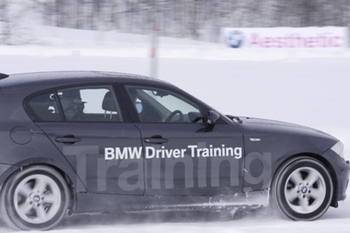 BMWウィンターエクスペリエンス2005【試乗記】 放っておくのは 