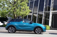 ボディーサイズは全長×全幅×全高=4120×1790×1550mmで、
ホイールベースは2560mm。Bセグメントモデルの中ではフットプリントが小さめ。