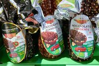 ノーヴィ製卵型チョコの別バージョン。参考までに1等はJBL製ワイヤレスイヤホンだ。2023年3月。