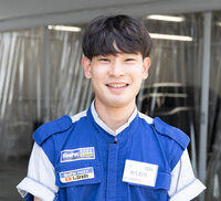 作業を担当するのはKeePer技研に入社5年目の奥村 奨さん。入社以来、直営店「KeePer LABO」の技術者として勤務し、2022年10月からは自身初の店長として、「KeePer LABO 世田谷店」に勤務。コーティング技術1級資格保有。