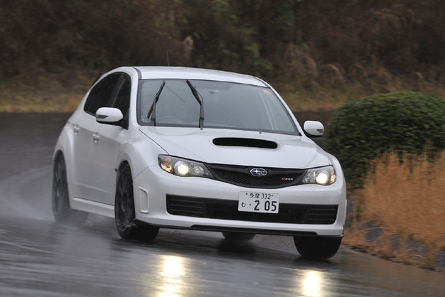 【スペック】全長×全幅×全高=4415×1795×1465mm/ホイールベース=2625mm/車重=1470kg/駆動方式=4WD/2リッター水平対向4DOHC16バルブターボ・インタークーラー付き(320ps/6400rpm、44.0kgm/4000rpm)/価格=473万5500円(テスト車=494万5500円/RECARO製バケットタイプフロントシート=21万円)