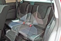 3列目シートは、「X e-4ORCE」と特別仕様車「X e-4ORCE エクストリーマーX」、カスタマイズモデル「オーテックe-4ORCE」で選択可能。空間的にもシートのしつらえ的にも、あくまで緊急用だ。