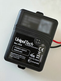 今回は、イタリア版走行距離連動型自動車保険の体験記を。これは契約締結の2日後に受領したGPS車載機。