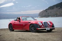 ひと月の生産可能台数がわずか3台とされる新型「ヒミコ」。広報活動用車両の台数も限られているため、今回は東京・世田谷にあるディーラーの展示車両を借用してテストした。まさに“虎の子”の一台である。