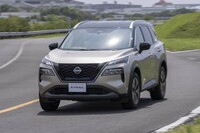 4輪制御技術「e-4ORCE」は状況に応じて各輪のグリップ限界を算出し、前後モーターと各輪のブレーキを統合制御。悪路だけでなくワインディングロードなどでの走りもレベルアップさせる新しい4WD技術だ。