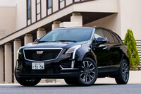 SUV製品群の中軸にして、現行ラインナップの最古参モデルでもある「XT5」。これまでにたびたび細かな改良がなされており、2019年にはATを9段に多段化するなどのマイナーチェンジを受けた。