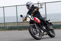 ロイヤルエンフィールド・スクラム411