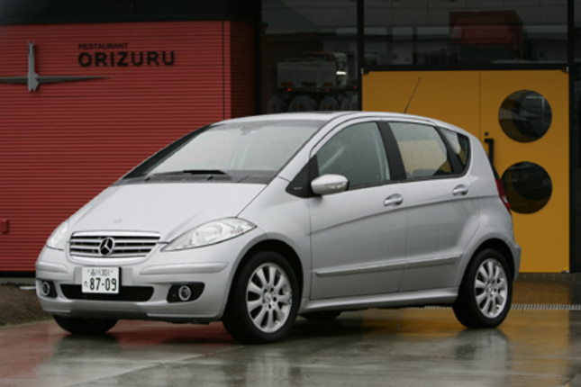 【スペック】全長×全幅×全高=3850×1765×1595mm/ホイールベース=2570mm/車重=1340kg/駆動方式=FF/2リッター直4SOHC 8バルブ(136ps/5500rpm、18.9kgm/3500〜4000rpm)/価格=309万7500円(テスト車=311万2200円/パノラミックラメラールーフ=14万7000円)