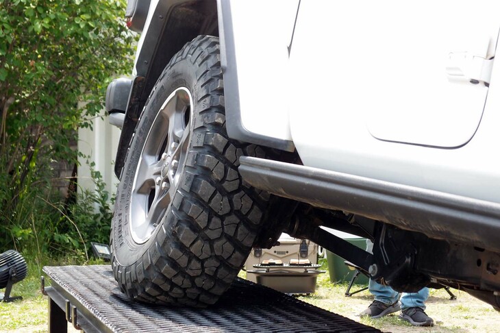 ジープ・グラディエーター ルビコン(リアのホイール&タイヤ)