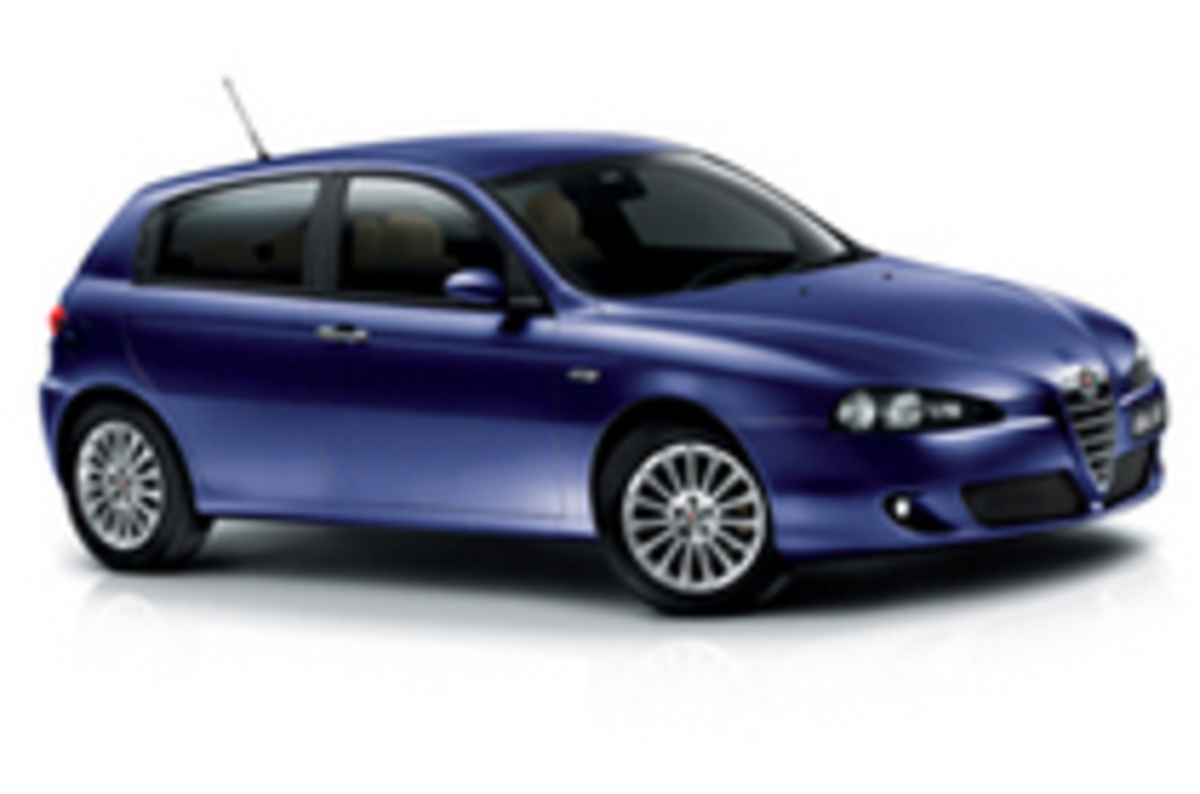 ちょっと“ワル顔”になったニュー「アルファ147」発売 【ニュース】 - webCG