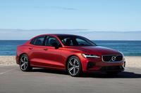 2018年6月にデビューした新型「ボルボS60」。2000年に登場した初代から数えて3代目にあたる。