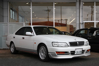 1998年「ローレル メダリストV25」。8代目にして最終世代(C35)。BBSのアルミホイールは純正オプション(厳密には同じデザインでリム幅が広いZ32用)。