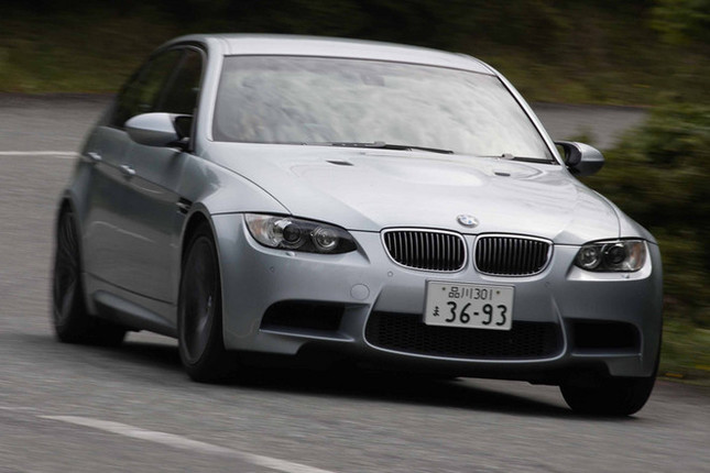 【スペック】全長×全幅×全高=4585×1815×1435mm/ホイールベース=2760mm/車重=1660kg/駆動方式=FR/4リッターV8DOHC32バルブ(420ps/8300rpm、40.8kgm/3900rpm)/価格=1023万円(テスト車=1101万5000円/エクステンド・ノヴィロ・レザー=20万5000円/M Driveパッケージ=45万円/アンソラジット・シカモア・ウッド・トリム=9万1000円/ラゲージ・コンパートメント・パッケージ=3万9000円)