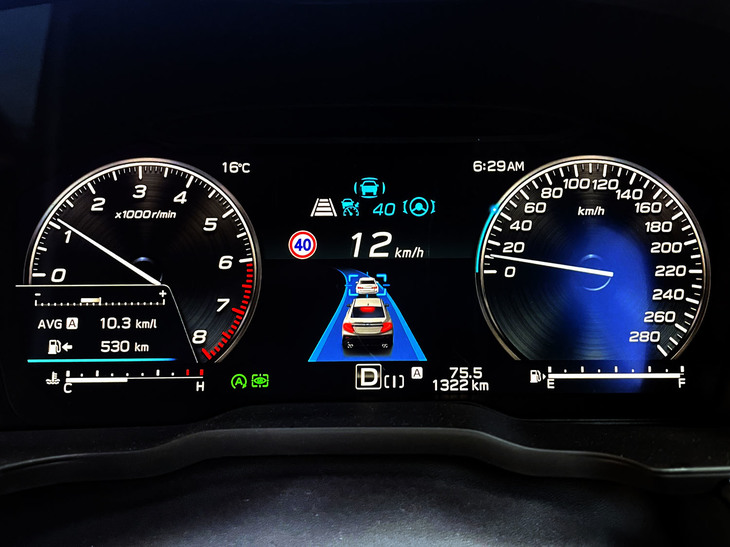 最新の運転支援システム「アイサイトX」が装備されるのも「GT-H EX」「STIスポーツR EX」の特徴。渋滞時ハンズオフアシストやレーンチェンジアシストなどの先進機能が備わっている。