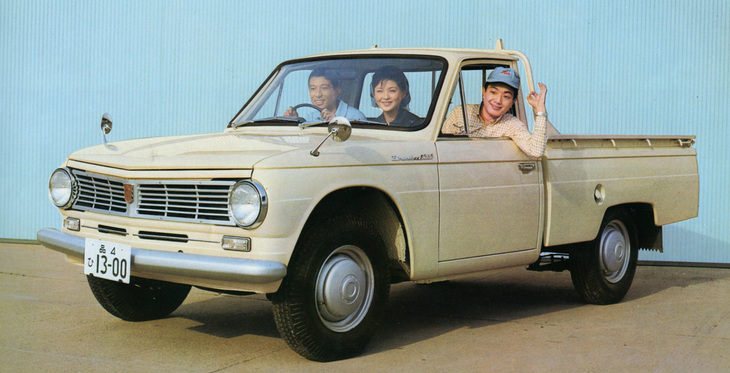 1965年に登場した「日野ブリスカ1300」。ミケロッティ風のシャープなマスクを持つキャビンは全幅1640mmというワイド設計だった。