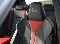 「レクサスUX」にスポーティーさとエレガントさを追求した2タイプの特別仕様車登場の画像