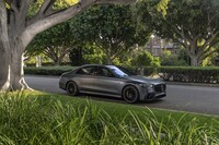2022年12月6日に世界初披露された「メルセデスAMG S63 Eパフォーマンス」。「メルセデス・マイバッハSクラス」と並ぶもうひとつの頂点だ。