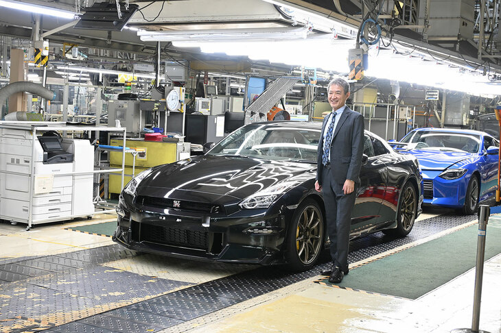 現在は日産のブランドアンバサダーの田村宏志さんは長く「GT-R」のチーフプロダクトスペシャリストを務めた。自身も2025MYをガレージに収めたという。