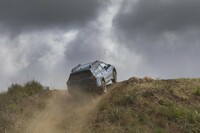 「アウトバック ウィルダネス」では、悪路走行を支援する「X-MODE」の「ディープスノー/マッド」モードの対応速度域を拡大。実用性が高められている。