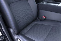 働くクルマもスタイリッシュに 「日産キャラバンAUTECH」発売の画像