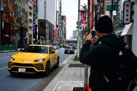 スマホで撮影される「ウルス」その2。