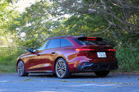 【アウディS5アバント】
ボディーサイズ:全長×全幅×全高=4835×1860×1450mm/ホイールベース:2895mm/車重:1990kg/駆動方式:4WD/エンジン:3リッターV6 DOHC 24バルブ ターボ/トランスミッション:7段AT/最高出力:367PS(270kW)/5500-6300rpm/最大トルク:550N・m(56.1kgf・m)/1700-4000rpm/タイヤ:(前)HL245/35R20 98Y XL/(後)HL245/35R20 98Y XL(ブリヂストン・ポテンザ スポーツ)/燃費:13.3km/リッター(WLTCモード)/価格:1060万円
【取材時の燃費データ】
テスト距離:414.0km(市街地1:高速道路7:山岳路2)/使用燃料:37.63リッター(ハイオクガソリン)/参考燃費:11.0km/リッター(満タン法)/10.8km/リッター(車載燃費計計測値)