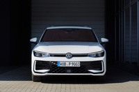 フォルクスワーゲンが新型「パサートヴァリアント」の情報を公開の画像